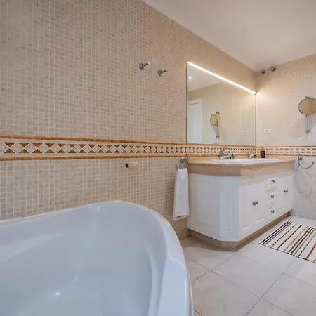 Afreen Playa Holiday home